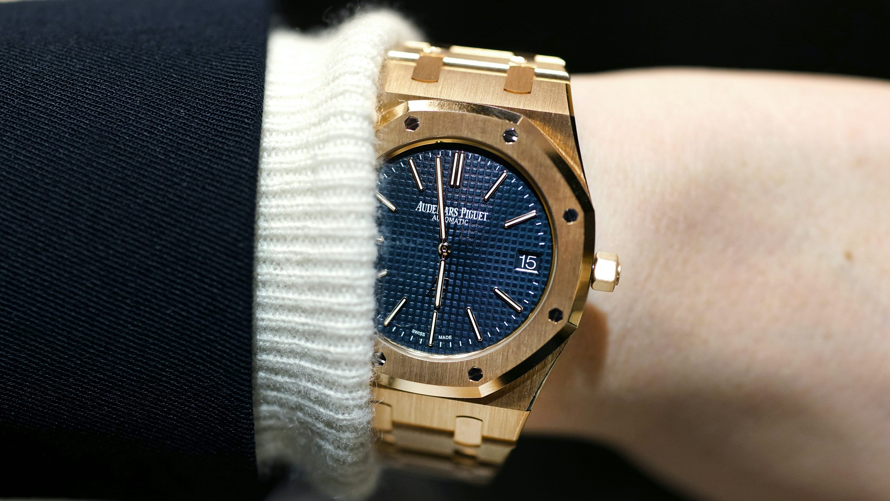 Audemars Piguet 15202 Jumbo: The Ultimate Royal Oak Extra-Thin Watch