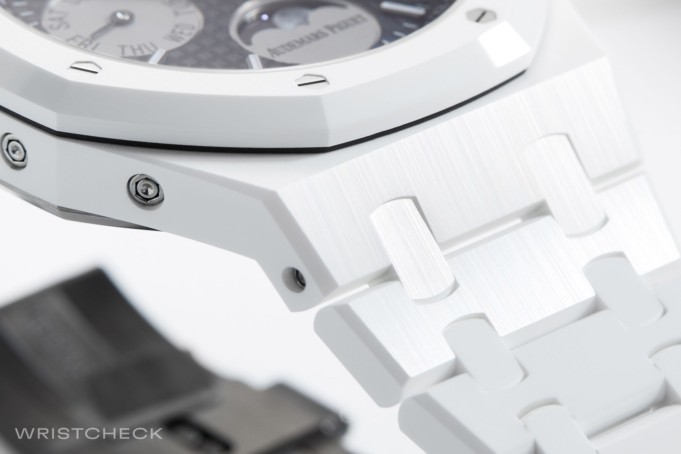 Audemars Piguet White Ceramic: Discover the Elegance of Luxury Timepieces