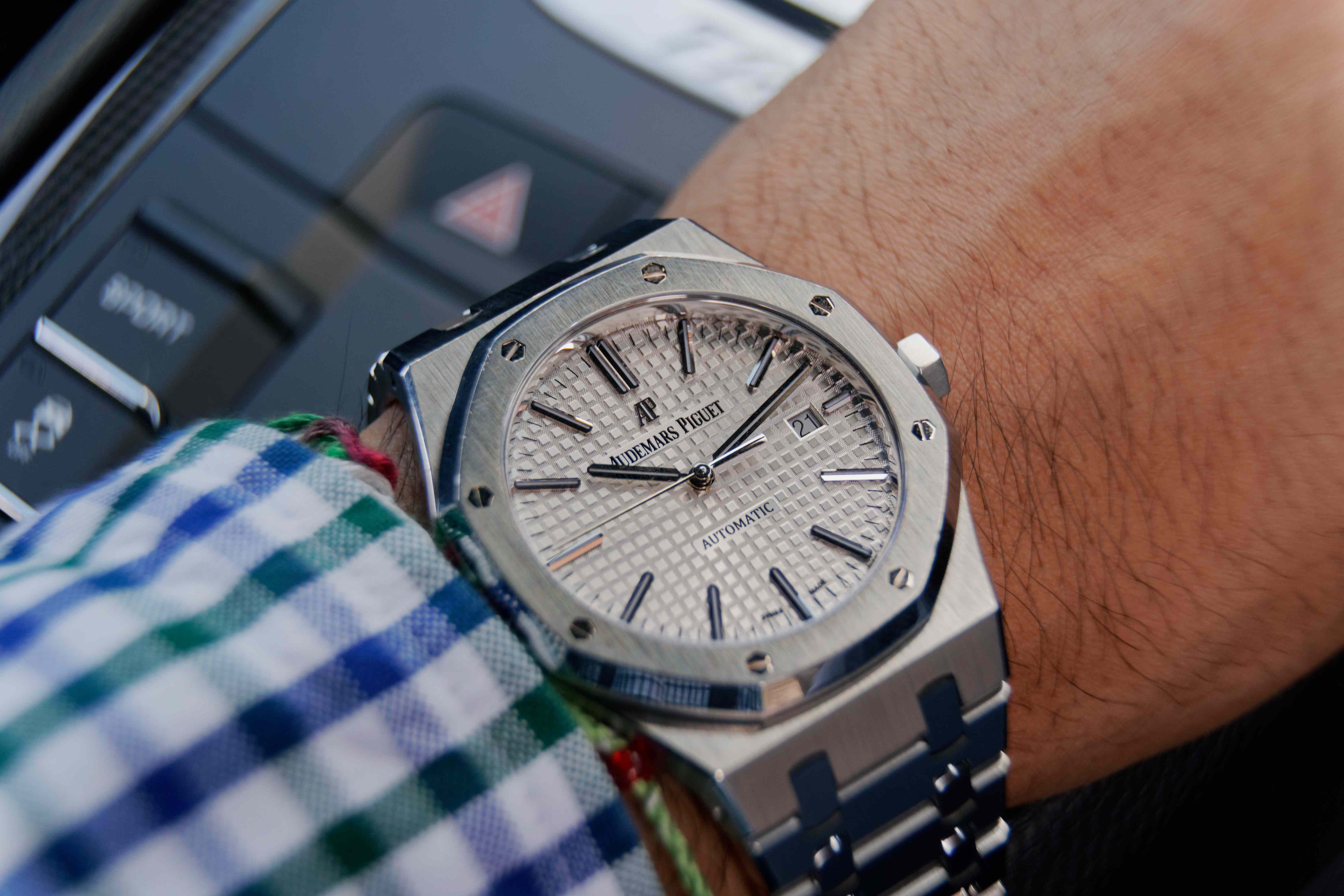 Audemars Piguet Royal Oak 15400ST Review: The Iconic Selfwinding Timepiece