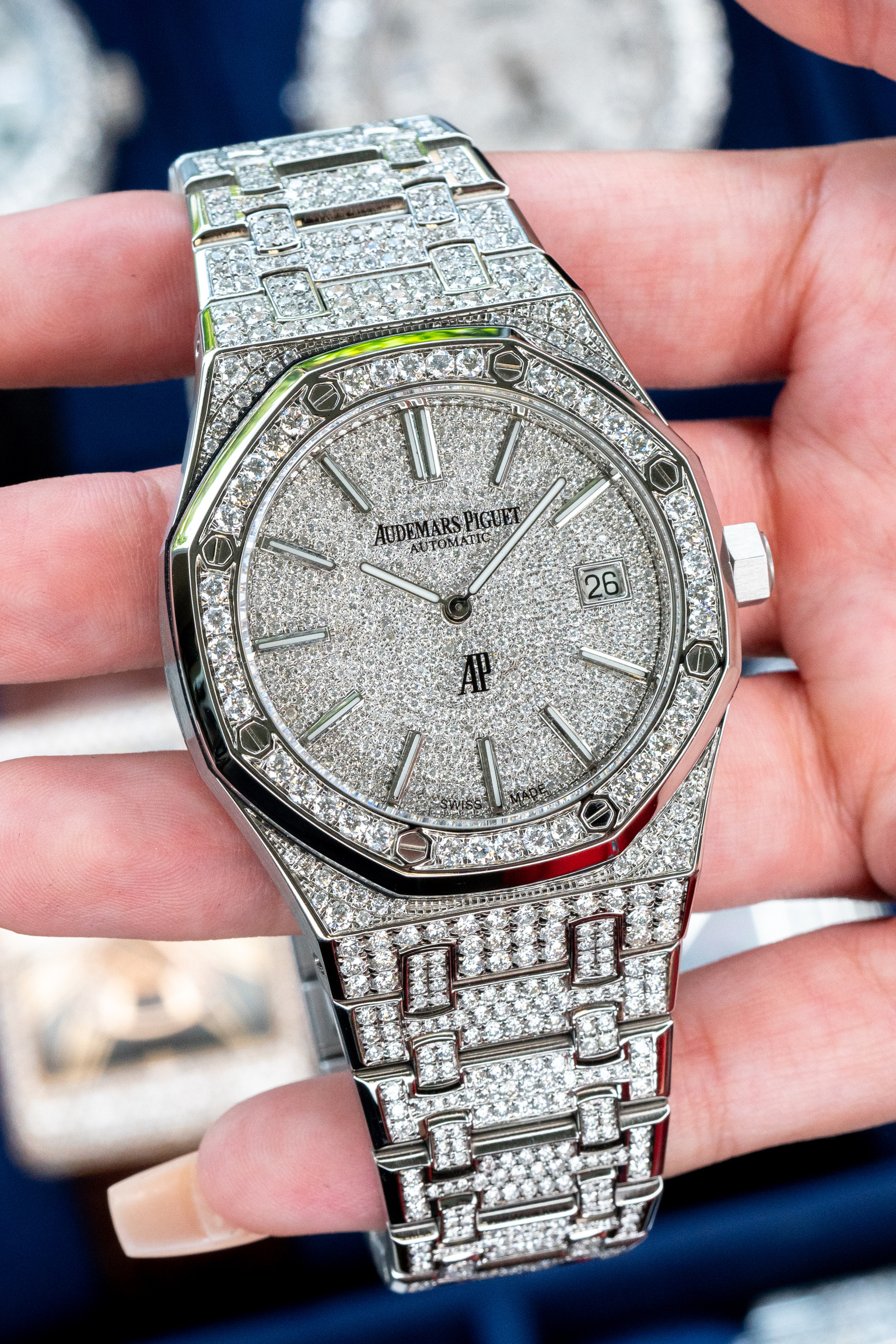 Audemars Piguet Diamond Royal Oak: A Timeless Luxury Watch with Stunning Sparkle