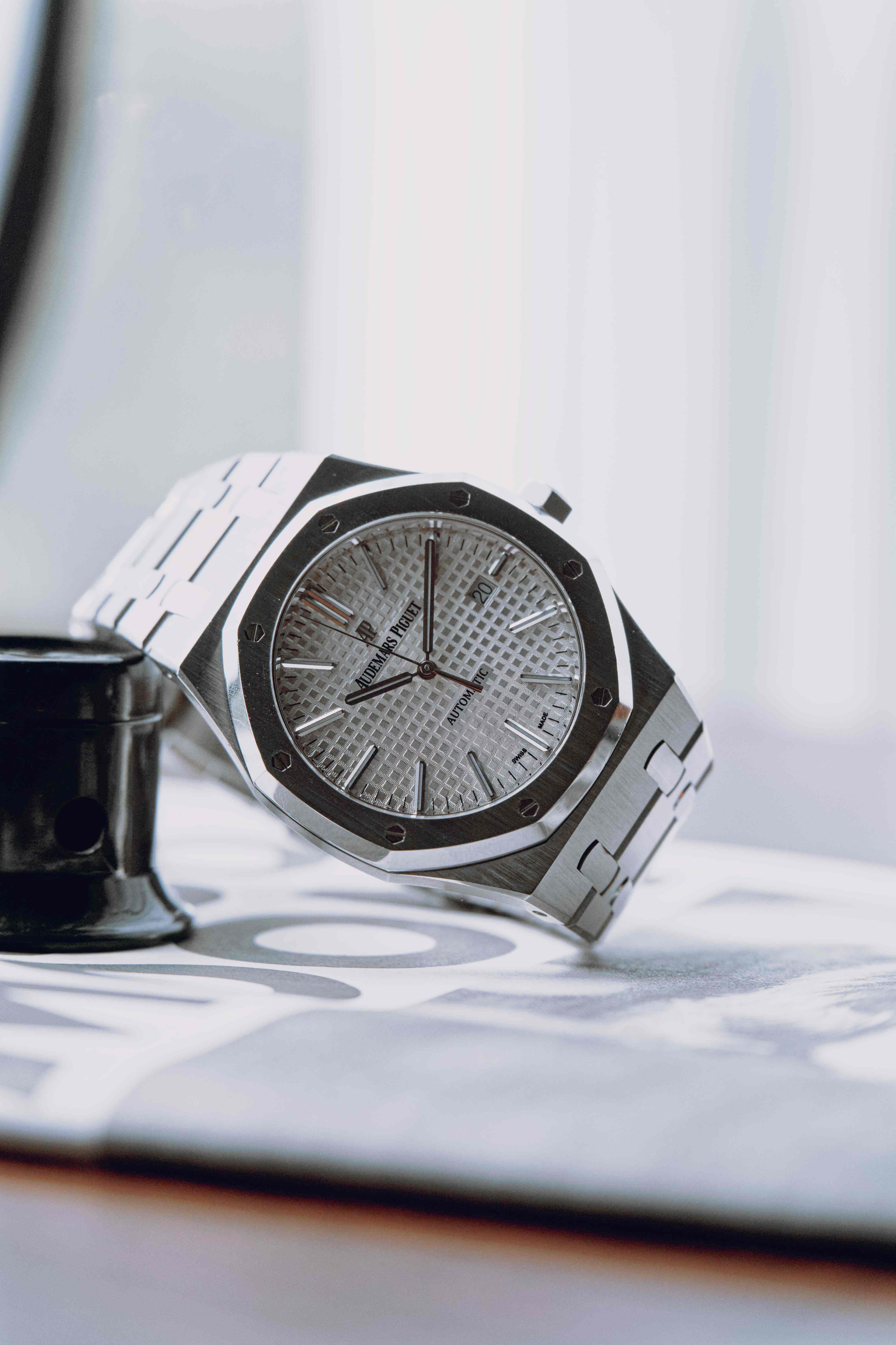 Audemars Piguet Royal Oak 15400ST Review: The Iconic Selfwinding Timepiece