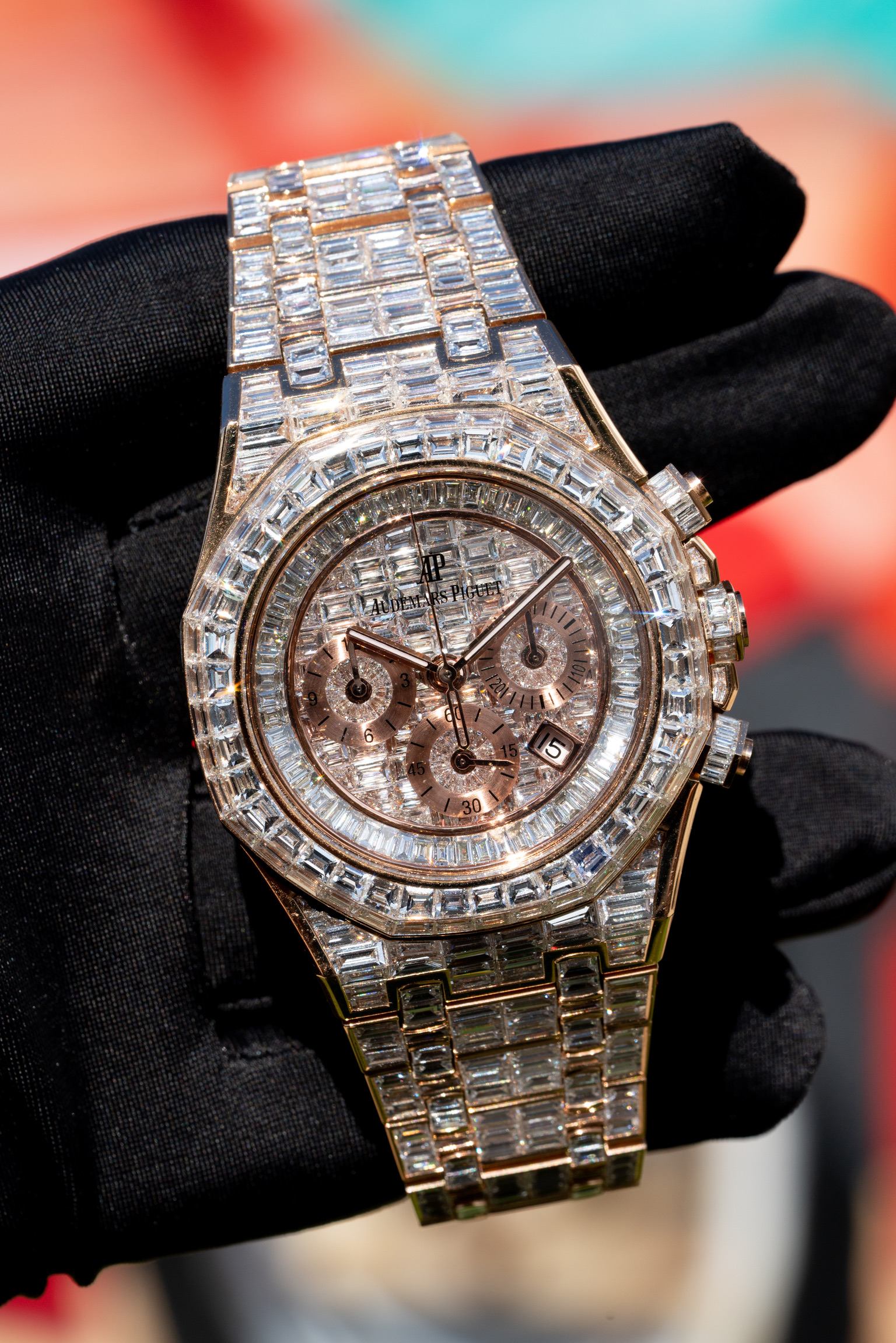 Audemars Piguet Diamond Royal Oak: A Timeless Luxury Watch with Stunning Sparkle