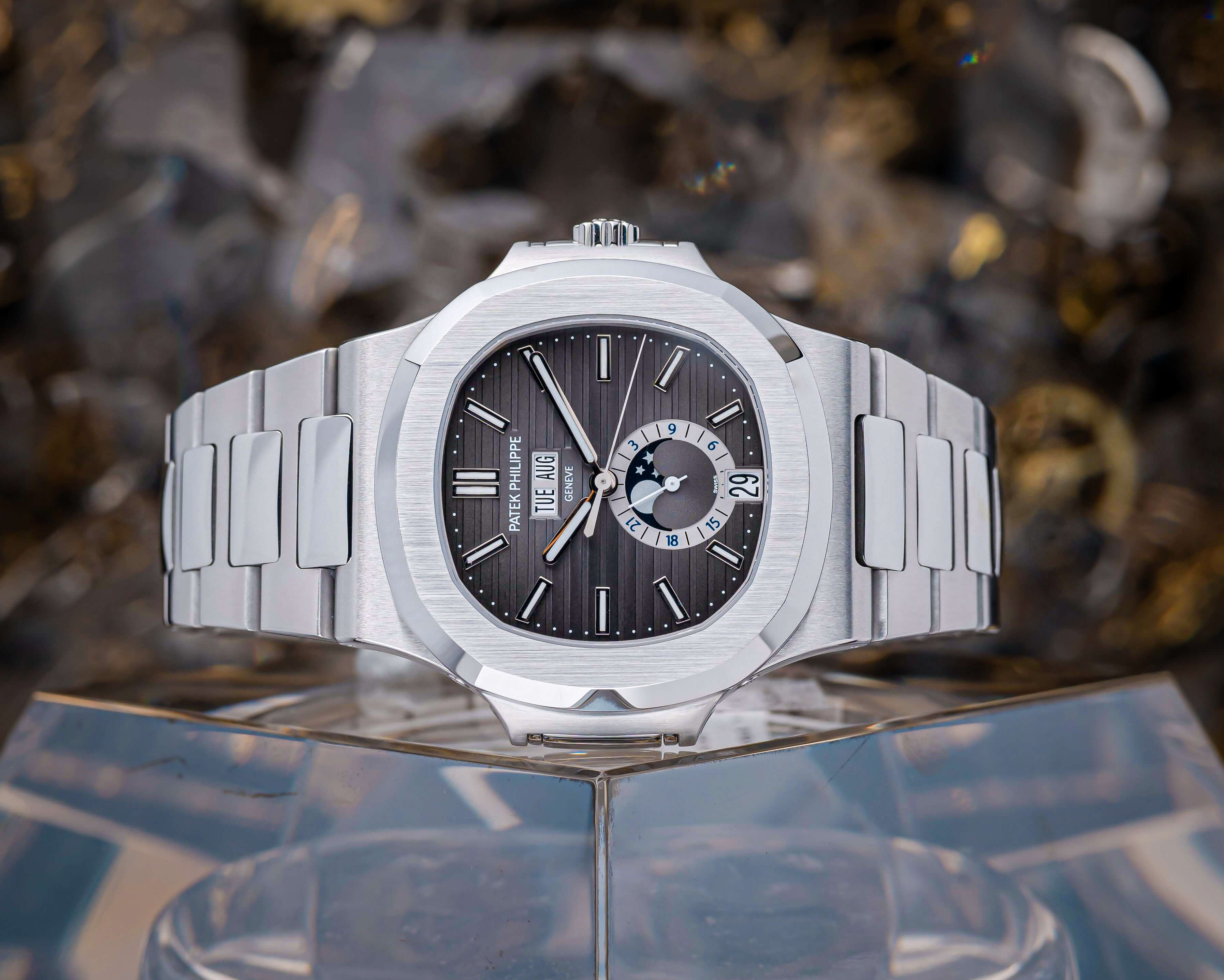 Why the Patek Philippe Nautilus White Dial is a Must-Have for Watch Enthusiasts