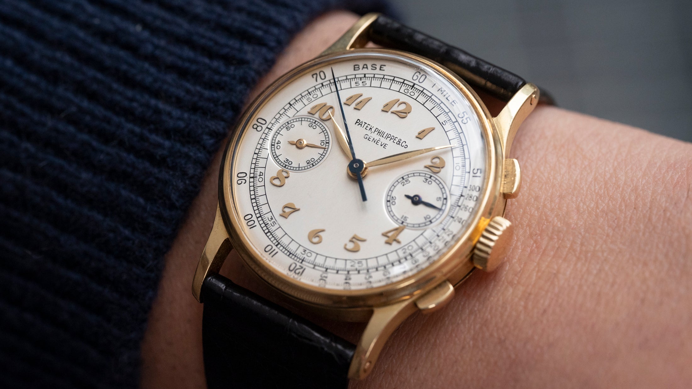 Patek Philippe 130: A Timeless Classic Chronograph with Yellow Gold Design