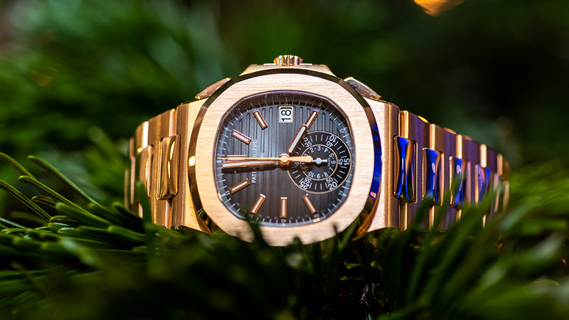 Patek Philippe Geneve Gold: A Timeless Investment in Luxury Watches