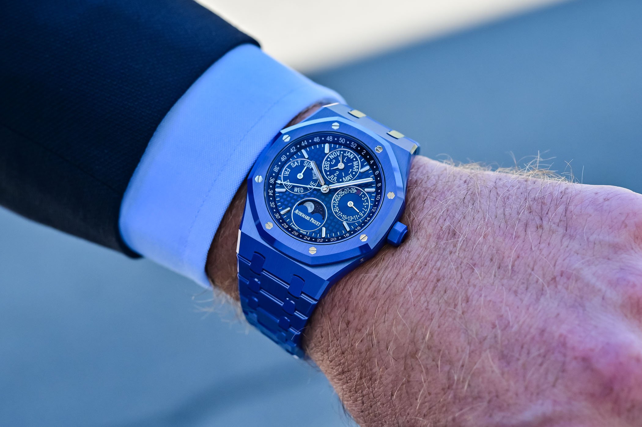 Audemars Piguet Blue Ceramic Royal Oak: A Luxury Timepiece for Collectors