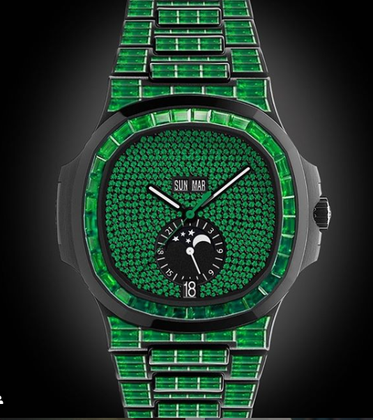 Patek Philippe Emerald Nautilus: A Prestigious Watch for Collectors