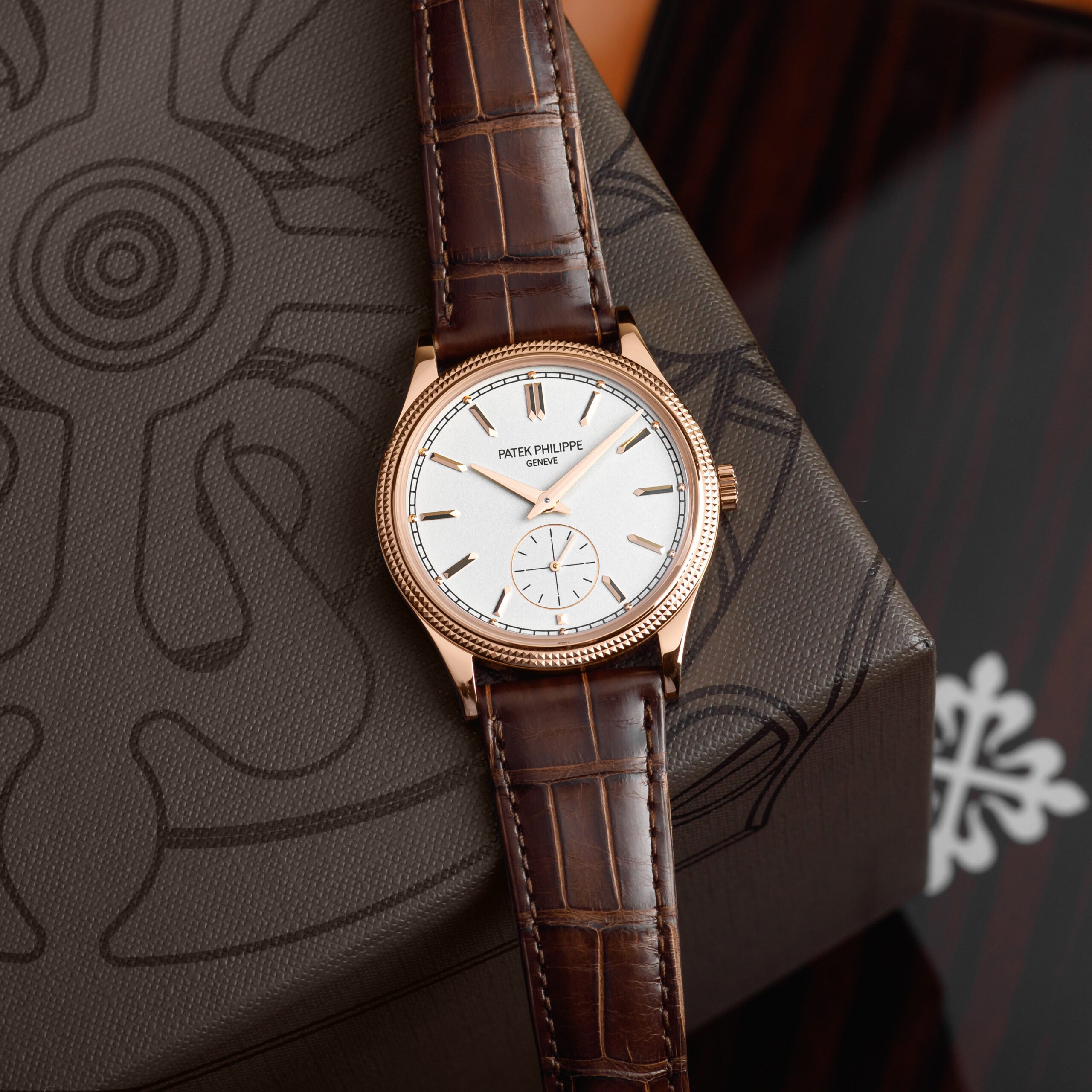 Patek Philippe Ladies Calatrava: A Timeless Elegance in Luxury Watches