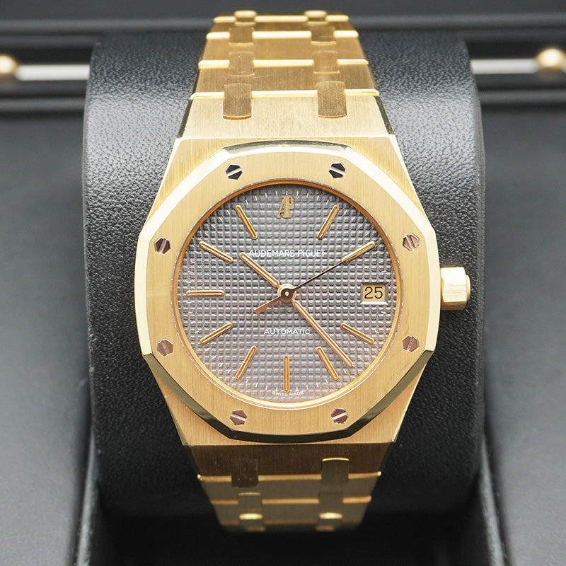 Audemars Piguet Royal Oak Yellow Gold: A Timeless Luxury Watch Investment