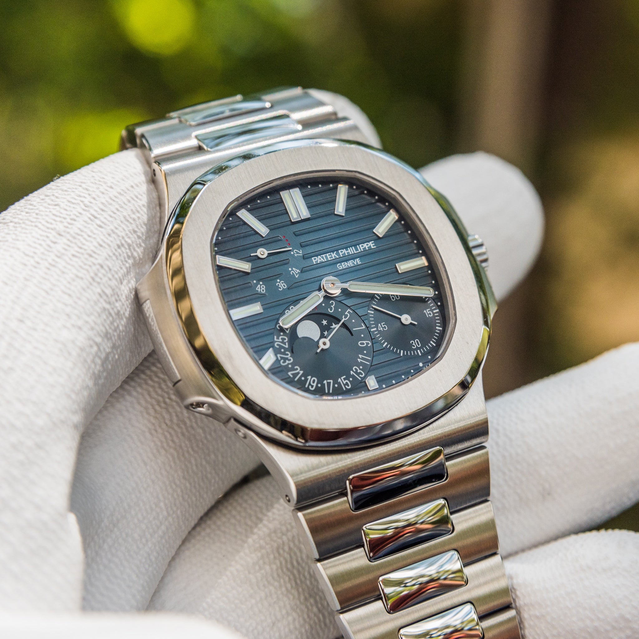 Patek Philippe 5712 for Sale – Rare Nautilus Models Available