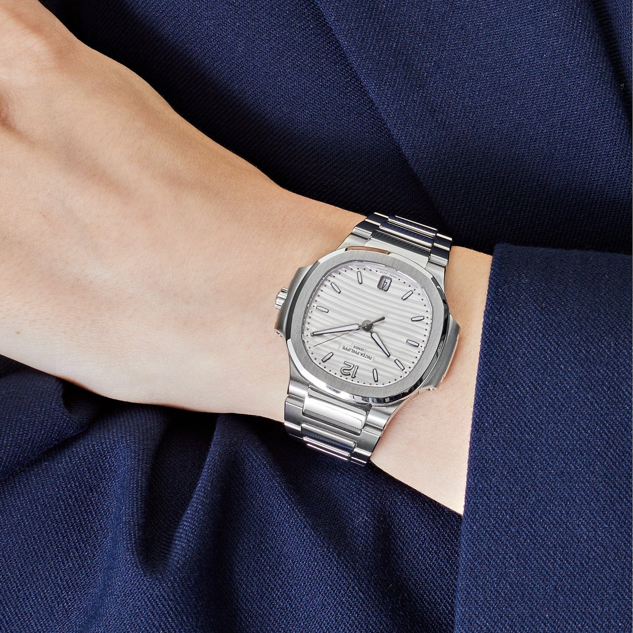 Discover the Elegance of Patek Philippe Nautilus Ladies on Wrist