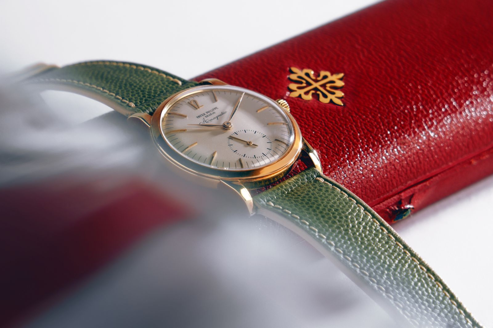 Why the Vintage Patek Philippe Calatrava is a Must-Have for Collectors