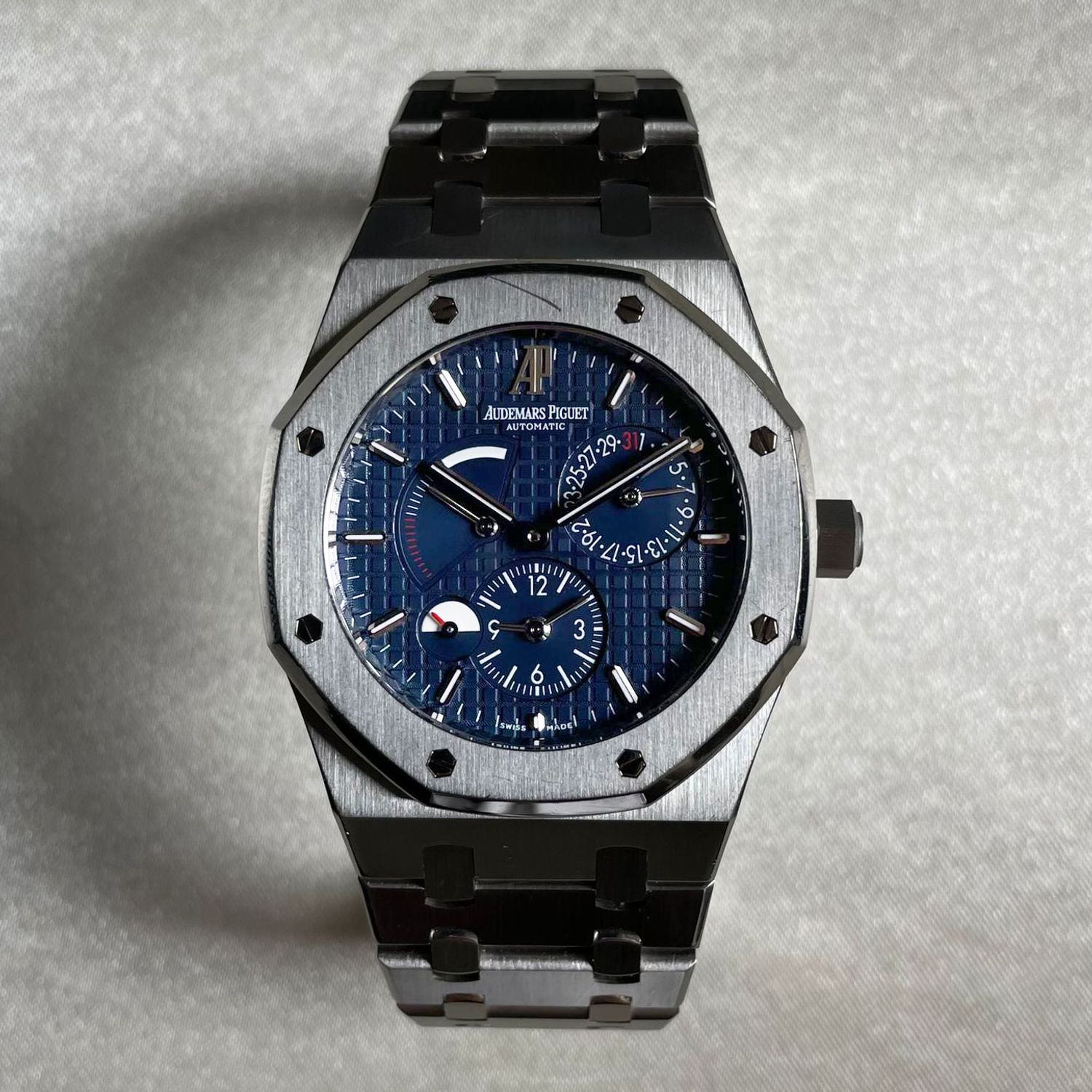 Audemars Piguet Royal Oak Dual Time Hong Kong Edition: Limited Luxury Watch Collection