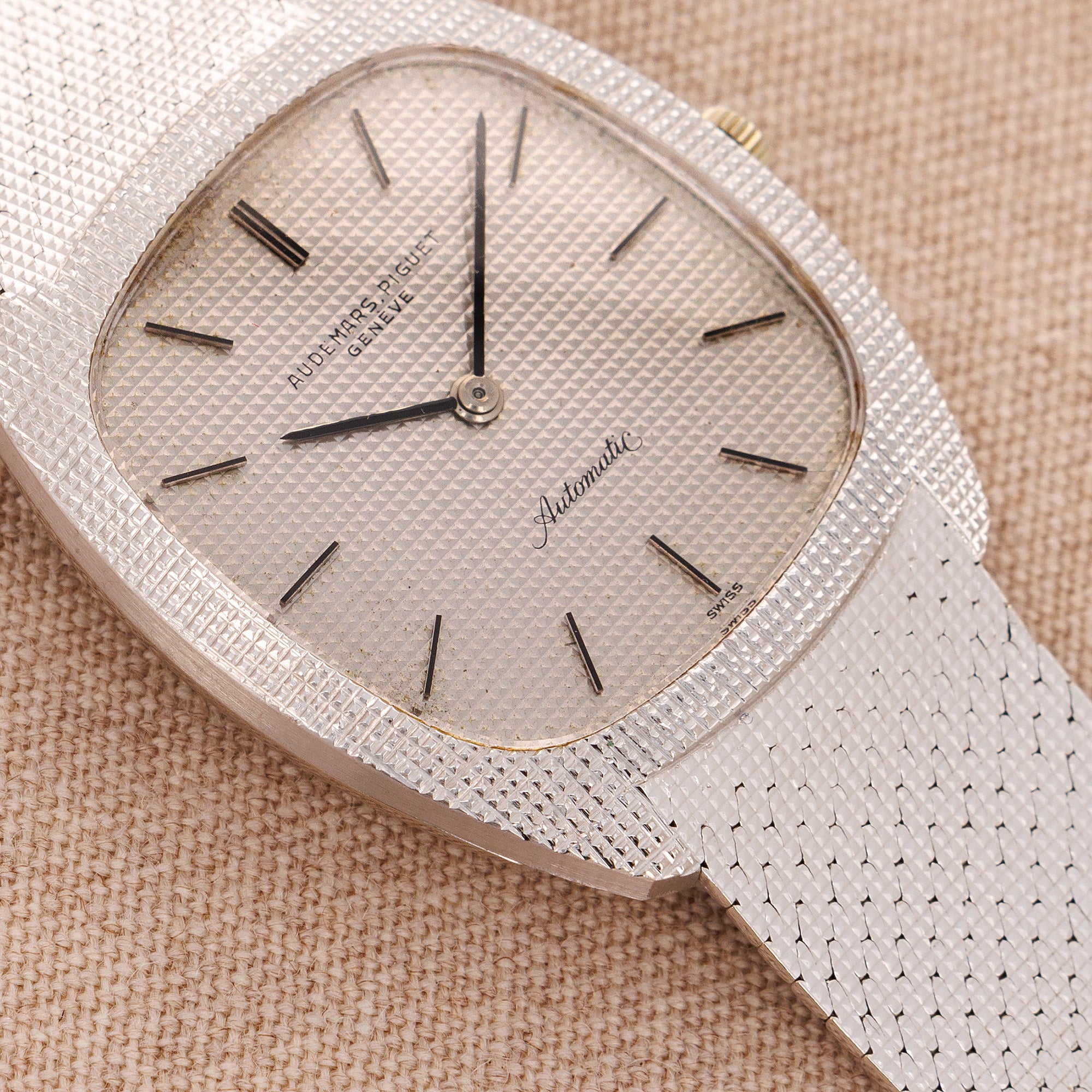 Audemars Piguet White Watches: Luxury Timepieces in 18K White Gold