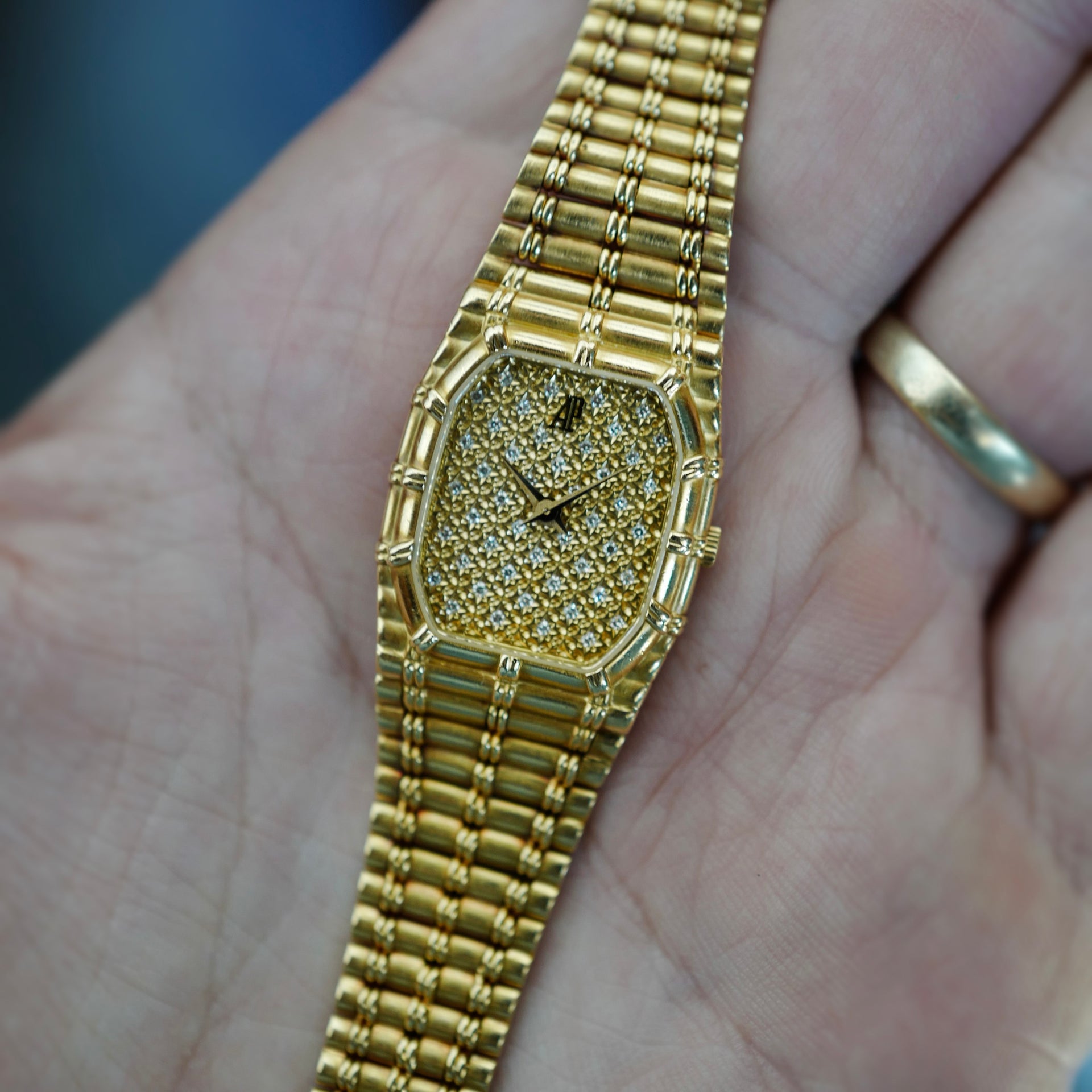 Audemars Piguet Bamboo Watch: Classic 18K Gold Luxury Timepiece